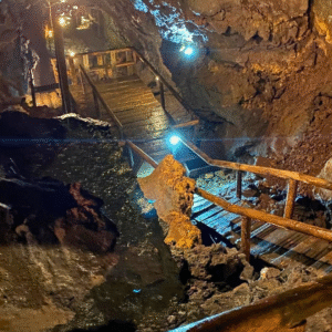 Tour Cuevas Volcánicas